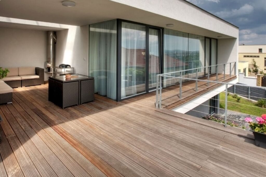 Why Smart Homeowners Always Look for a Solid Outdoor Flooring Recommend Before Renovating
