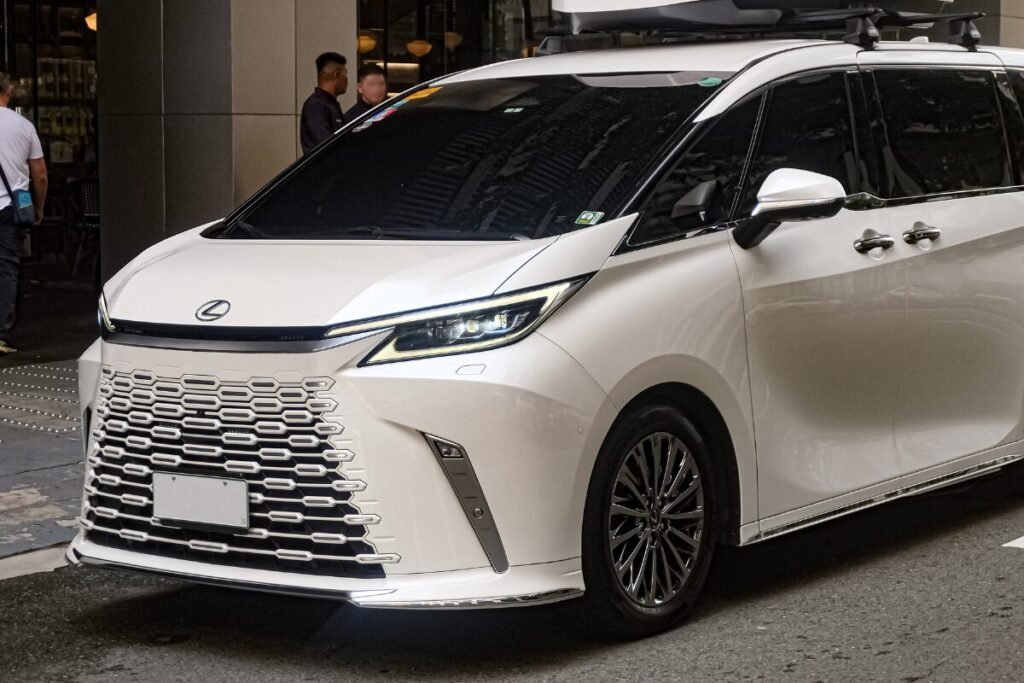 Mastering High-End Mobility: A Checklist for Secure Luxury Car Rental Malaysia